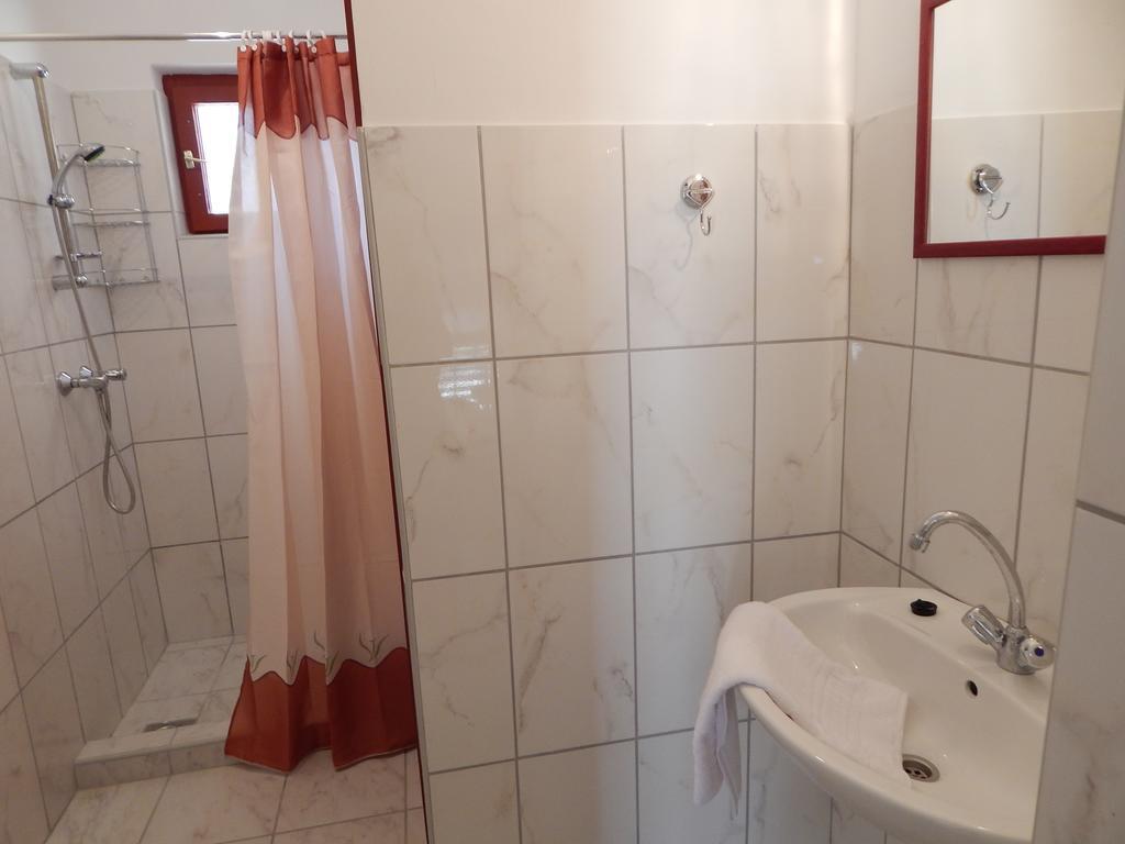 Napsugar Apartman باجة الغرفة الصورة