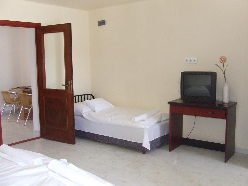 Napsugar Apartman باجة الغرفة الصورة